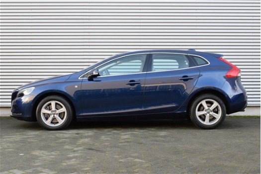 Volvo V40 - 2.0 D4 190PK Ocean Race Business, Leder, Pano, Trekhaak - 1