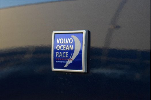 Volvo V40 - 2.0 D4 190PK Ocean Race Business, Leder, Pano, Trekhaak - 1