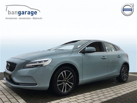 Volvo V40 - T2 Nordic+ Luxury Leder Panodak RTI 6-Speed - 1