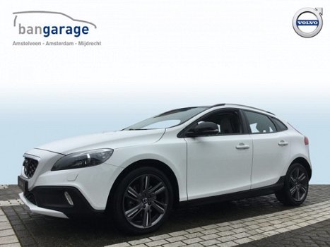 Volvo V40 Cross Country - D3 Nordic+ IntelliSafe RTI Leder Aut - 1