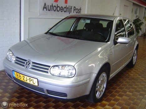 Volkswagen Golf - 1.6-16V Comfortline - 1
