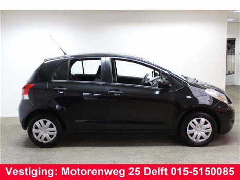 Toyota Yaris - 1.0 VVTI ACCES 5-deurs.Airco. Trekhaak - 1