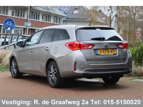 Toyota Auris Touring Sports - 1.8 Hybrid Lease | Navigatie | Panoramadak | Parkeersensoren | Stoelve - 1