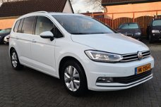 Volkswagen Touran - 1.6 TDI SCR Highline 7p | LED | Camera | Massage | 7 persoons | Leder | NAP | Na