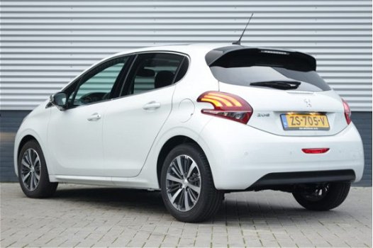 Peugeot 208 - 1.2 EAT6 110PK Allure PANO CLIMA NAVI CAMERA CRUISE GETINT-GLAS PDC 16''LM CHROOM PACK - 1