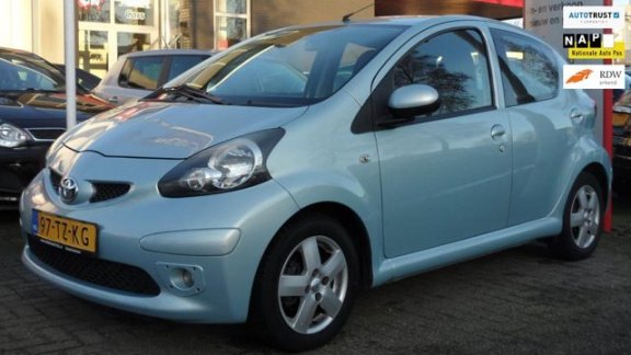 Toyota Aygo - 1.0-12V Sport Airco Elekt. ramen CPV Nette Auto NAP - 1