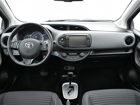 Toyota Yaris - 1.5 Hybrid Dynamic | Navigatie | Panoramadak | LM-Velgen | - 1