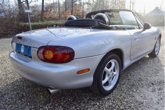 Mazda MX-5 - 1.8i - 1