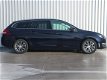 Peugeot 308 SW - 1.2 130 PK Allure | Lederen bekleding | Panoramadak | Massagestoel | - 1 - Thumbnail