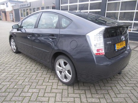 Toyota Prius - 1.8 Dynamic AUT/PDC/NAVI/LMV/1e Eig - 1