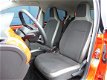 Volkswagen Up! - 1.0 60PK 3D BMT High up met Airco en Navigatie en Parkeerhulp - 1 - Thumbnail