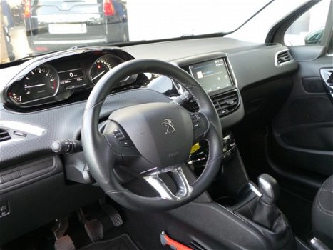 Peugeot 208 - 1.2 Puretech 82pk 5D Allure met Navigatie - 1