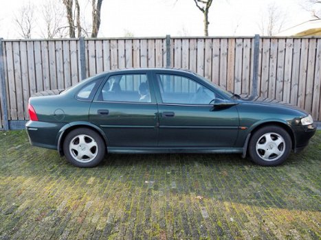 Opel Vectra - 1.8-16V Pearl apk t/m 11-2020 / zo meenemen - 1