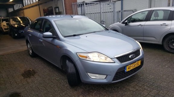 Ford Mondeo - 2.0-16V Trend - 1