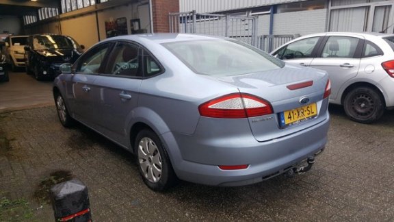 Ford Mondeo - 2.0-16V Trend - 1