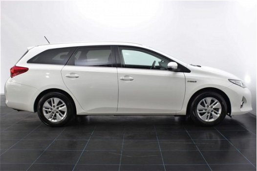 Toyota Auris Touring Sports - 1.8 Hybrid Aspiration Automaat | Navigatie | Camera | Cruise & Climate - 1