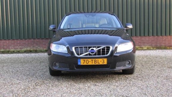 Volvo V70 - 2.0 D3 Limited Edition /Automaat/163pk/Drivers supp/Trekh/Xenon/BLIS enz enz - 1