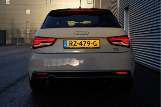 Audi A1 Sportback - 1.0 TFSI 96pk Adrenalin / S-Line exterieur / Airconditioning / Cruise control / - 1