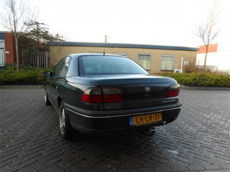 Opel Omega - 2.0i-16V GL Comfort 1995 Airco Apk 27-12-2020 - 1