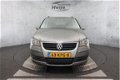 Volkswagen Touran - 1.4 TSI Comfortline 7-persoons Executive DSG | Full-map Navigatie | Climate Cont - 1 - Thumbnail