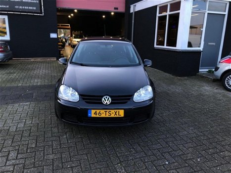 Volkswagen Golf - 1.6 FSI Comfortline 5drs Airco 4xelk.ramen cruise controle navi zeer nette - 1