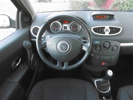 Renault Clio - 1.4-16V Dynamique Luxe AIRCO APK t/m 09-2020 - 1