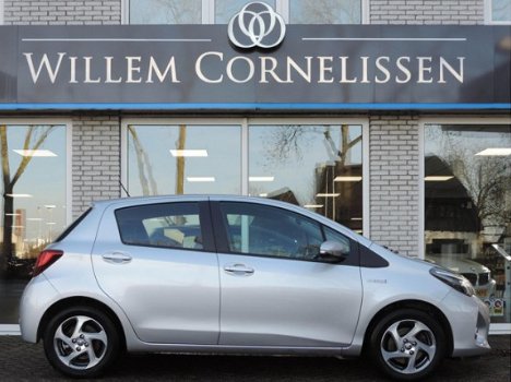 Toyota Yaris - 1.5 Hybrid Lease Aut. Navigatie Trekhaak Camera Climate Control Bluetooth - 1