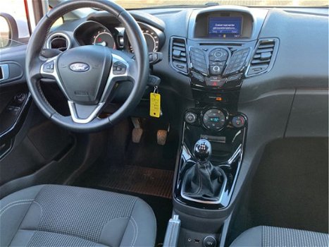 Ford Fiesta - 1.0 80 pk Titanium | Navi | Rijklaar incl. garantie en onderhoud - 1