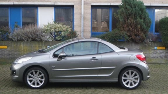 Peugeot 207 CC - Roland Garros 1.6 THP - 1