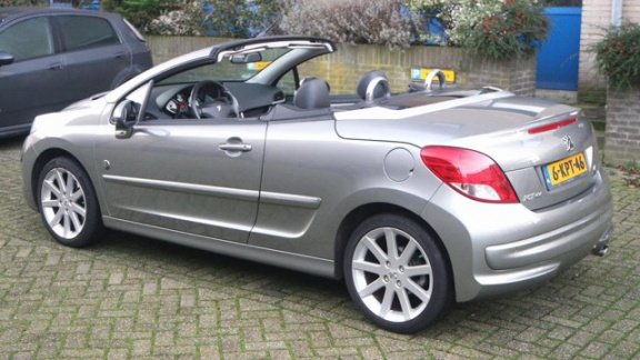 Peugeot 207 CC - Roland Garros 1.6 THP - 1