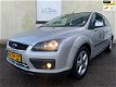 Ford Focus - 1.6-16V Futura Airco, NL auto, NAP - 1 - Thumbnail