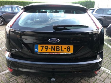 Ford Focus - 1.8 Titanium Navigatie parkeersensoren Climate controle cruise controle trekhaak lm-vel - 1