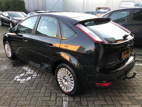 Ford Focus - 1.8 Titanium Navigatie parkeersensoren Climate controle cruise controle trekhaak lm-vel - 1