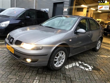 Seat Leon - 1.6-16V Stella 5-deurs airco electrische ramen cruise controle cd-speler lm-velgen trekh - 1