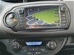 Toyota Yaris - 1.5 Hybrid Now BJ.2016 / 53.000 KM / Automaat / Navigatie / 5Drs / Zeer netjes - 1 - Thumbnail