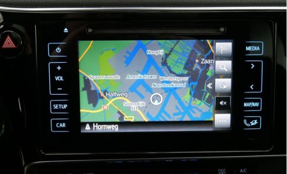 Toyota Auris - 1.8 Hybrid Lease Pro, Automaat, Navigatie, Panoramadak - 1