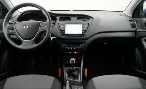 Hyundai i20 - 1.0 T-GDI Comfort, LED, Navigatie - 1