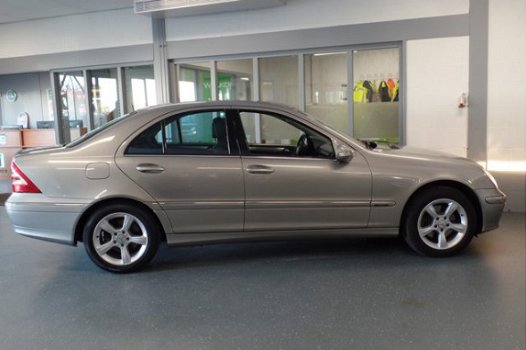 Mercedes-Benz C-klasse - 230 Avantgarde V6, dealer onderhouden prijs altijd incl 6 mnd BOVAG - 1