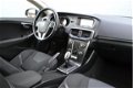 Volvo V40 - 1.6 D2 115PK Momentum/ Navigatie/ Climate control/ Keyless/ Trekhaak - 1 - Thumbnail