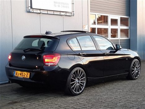 BMW 1-serie - 116i Business Automaat/Schuifdak/19inch/Navigatie/PDC - 1