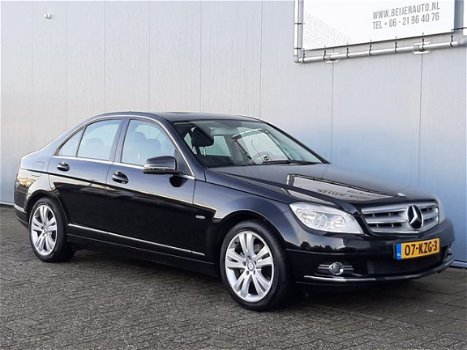 Mercedes-Benz C-klasse - 180 K BlueEFFICIENCY Business Edition Avantgarde Navigatie/17Inch/Trekhaak - 1