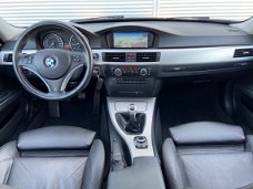 BMW 3-serie - 318i Business Line / Xenon / Navigatie Prof. / Leder