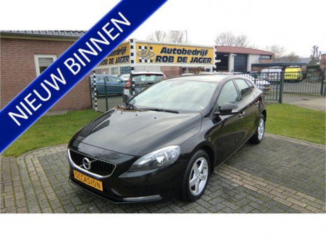 Volvo V40 - 2.0 D2 Kinetic Euro 6 Nieuw Model Navi Ecc-Airco Lmv Pdc 6-Bak enz. GEEN AFLEVERINGSKOST - 1