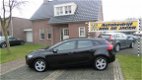 Volvo V40 - 2.0 D2 Kinetic Euro 6 Nieuw Model Navi Ecc-Airco Lmv Pdc 6-Bak enz. GEEN AFLEVERINGSKOST - 1 - Thumbnail