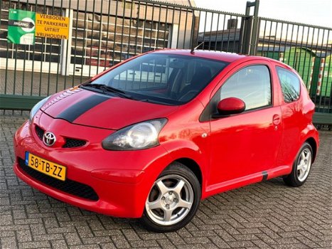 Toyota Aygo - 1.0-12V + l AIRCO l ELEK PAK l APK 01-2021 - 1