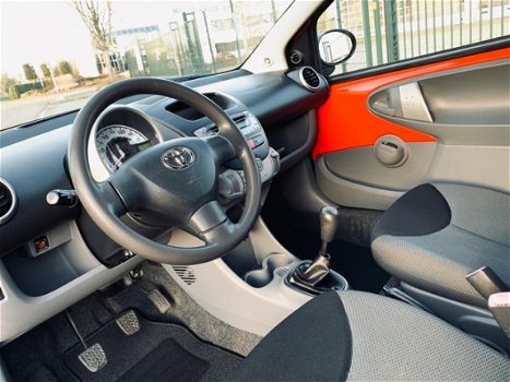 Toyota Aygo - 1.0-12V + l AIRCO l ELEK PAK l APK 01-2021 - 1