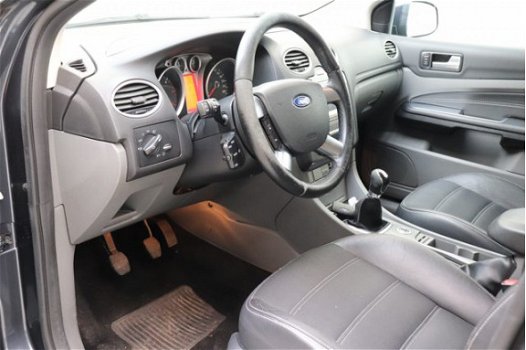 Ford Focus Wagon - 1.6 TDCi Titanium Climate, Half Leder/stof, Cruise Control, Navigatie, Trekhaak - 1
