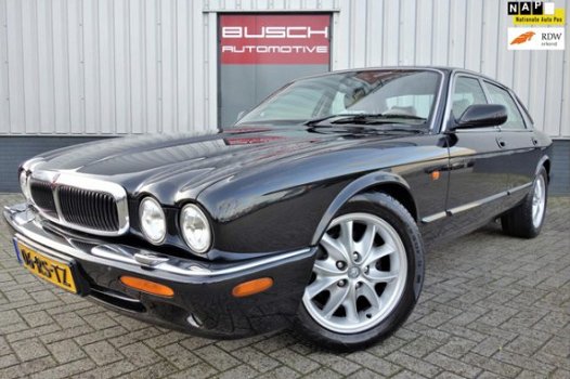 Jaguar XJ - 3.2 V8 Executive | AUTOMAAT | YOUNGTIMER | LEDER | - 1