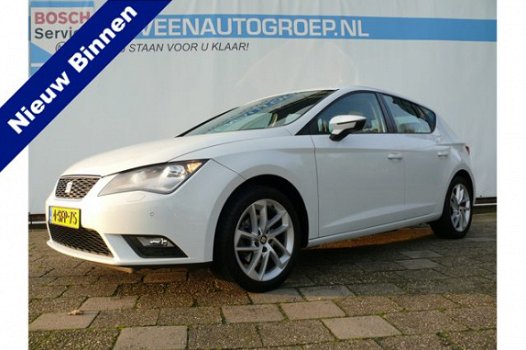 Seat Leon - 1.4 TSI 123 pk Style, TREKHAAK, Parkeersensor Voor en Achter, STOELVERWARMING, Grote Nav - 1