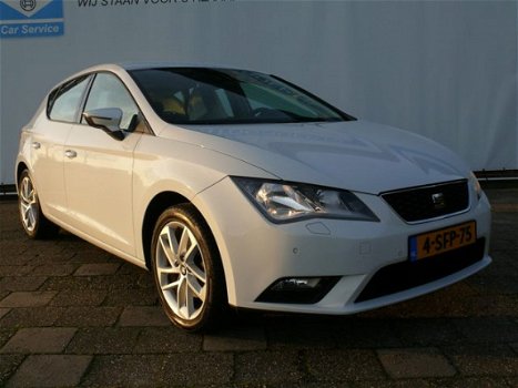 Seat Leon - 1.4 TSI 123 pk Style, TREKHAAK, Parkeersensor Voor en Achter, STOELVERWARMING, Grote Nav - 1